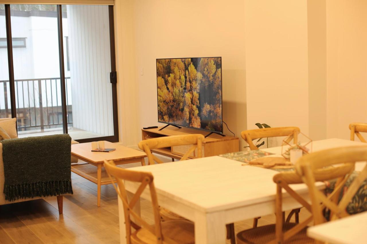 Cozy And Comfortable, Sunny Three-Storey Building โอ๊คแลนด์ ภายนอก รูปภาพ