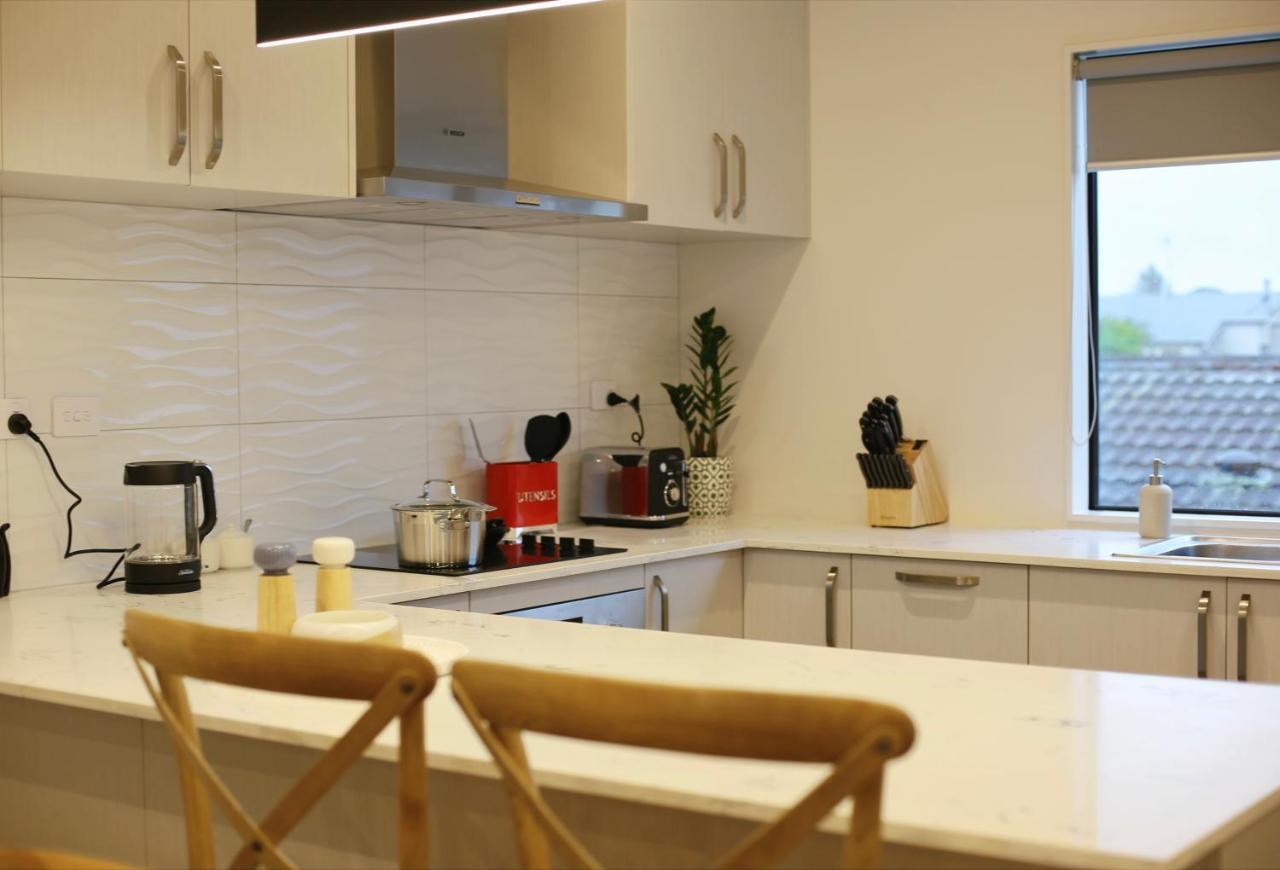 Cozy And Comfortable, Sunny Three-Storey Building โอ๊คแลนด์ ภายนอก รูปภาพ