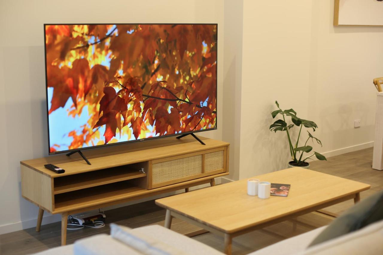 Cozy And Comfortable, Sunny Three-Storey Building โอ๊คแลนด์ ภายนอก รูปภาพ