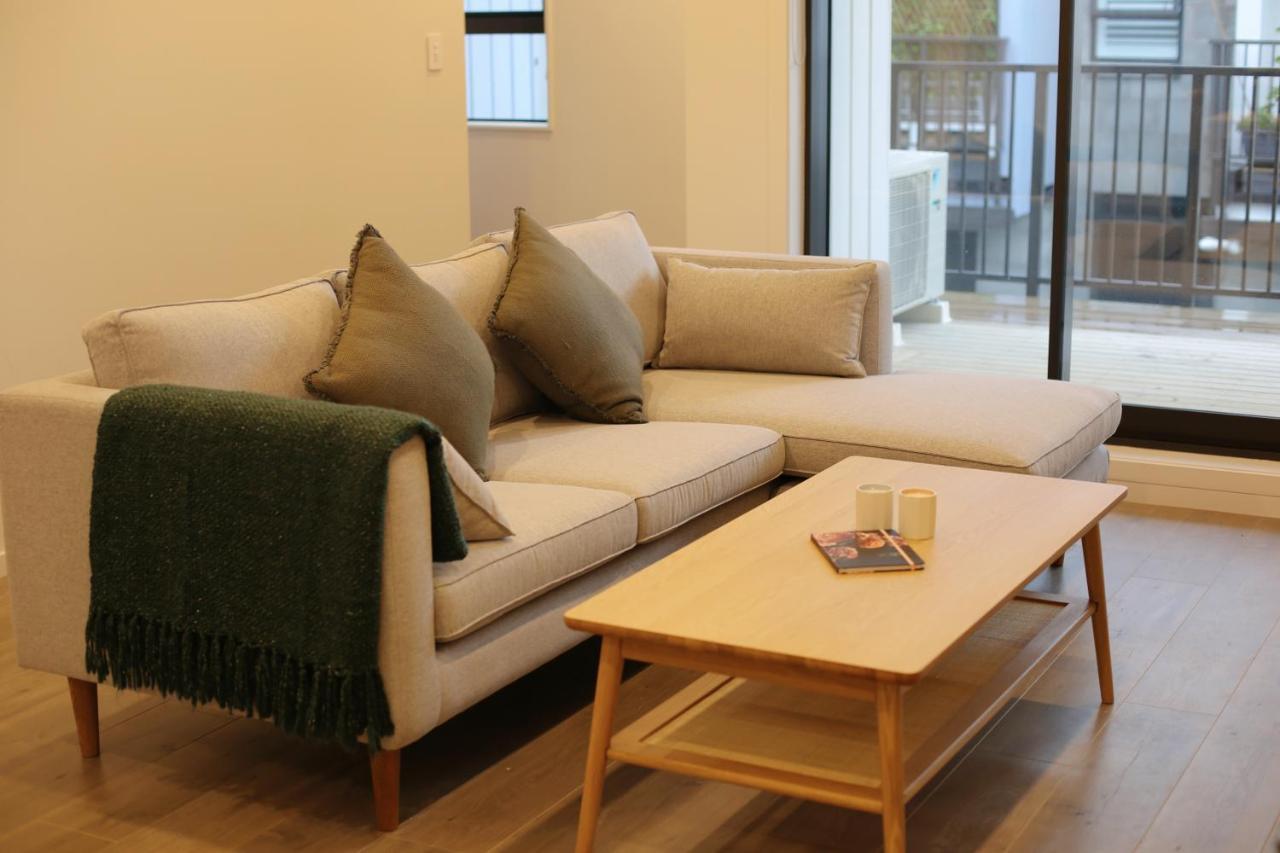 Cozy And Comfortable, Sunny Three-Storey Building โอ๊คแลนด์ ภายนอก รูปภาพ