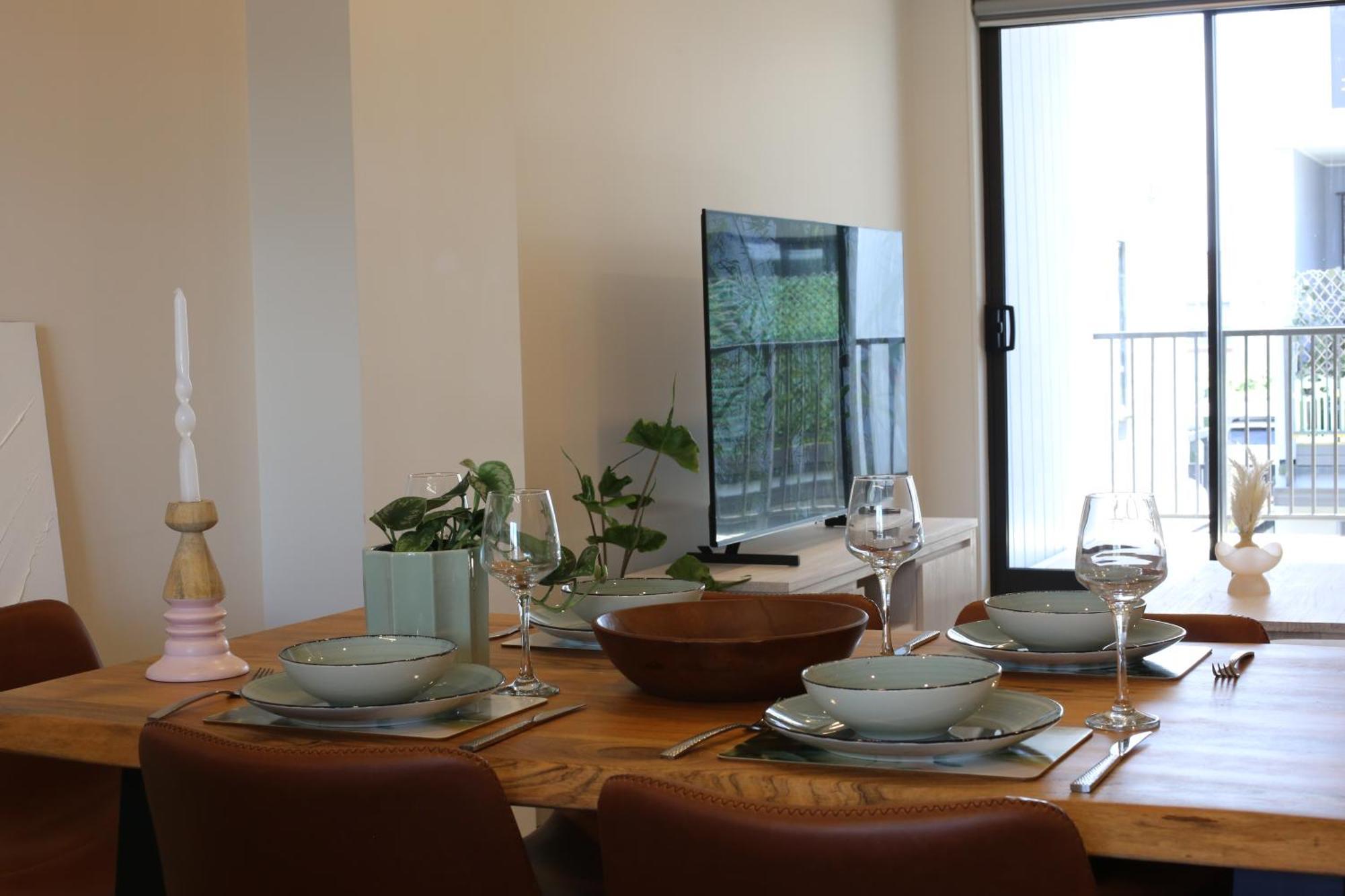 Cozy And Comfortable, Sunny Three-Storey Building โอ๊คแลนด์ ภายนอก รูปภาพ